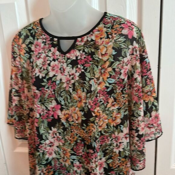 Cure Black Floral Batwing Poncho Style Shirt Blouse Top Large L NWT - Picture 4 of 5